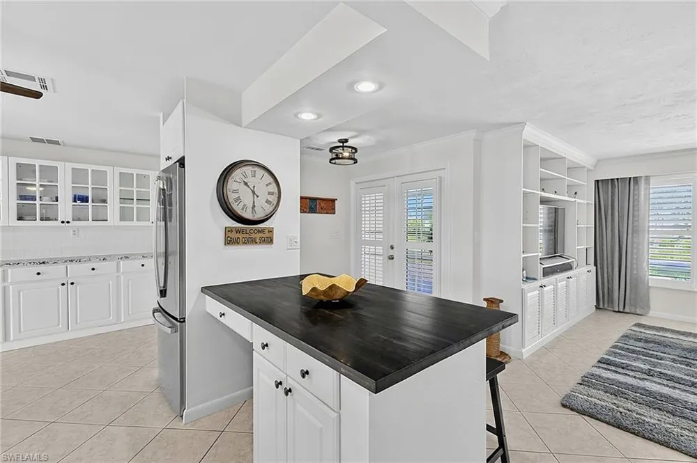 4529 SE 1st Avenue Cape Coral, FL 33904