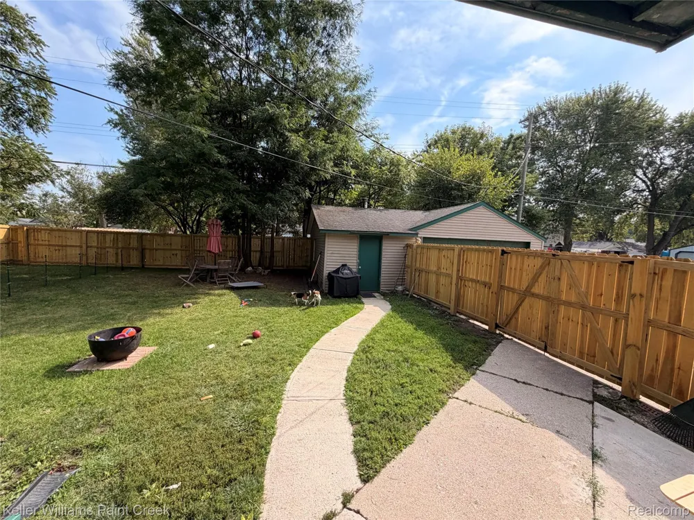 413 Turrill Avenue Lapeer City, MI 48446