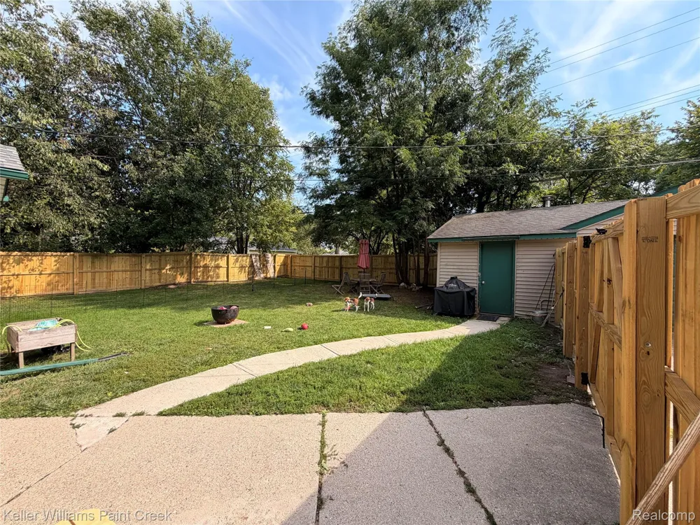 413 Turrill Avenue Lapeer City, MI 48446