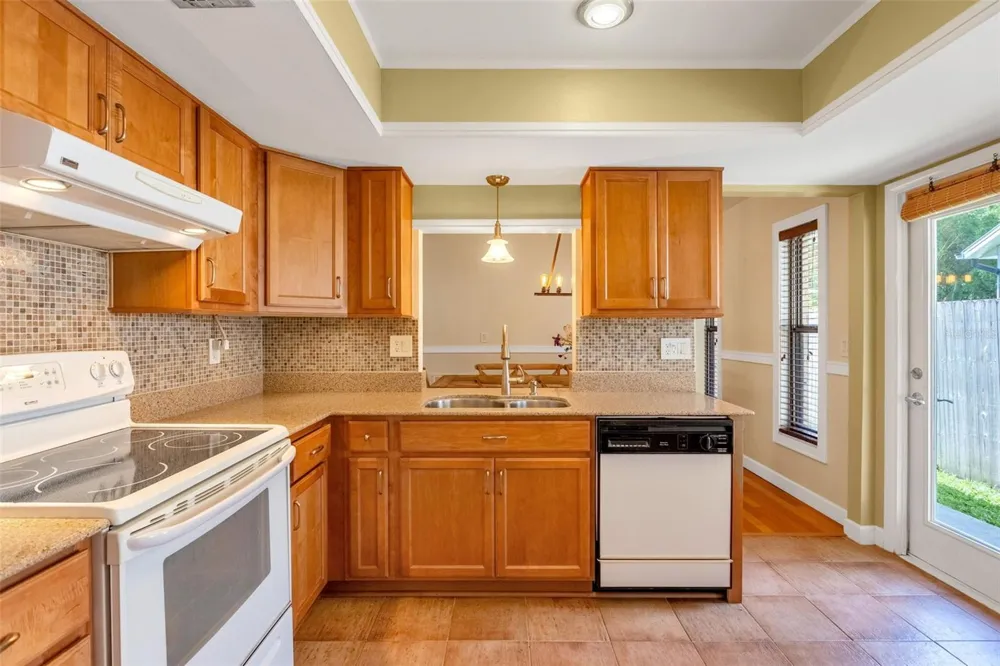 1850 BRYAN AVENUE Winter Park, FL 32789
