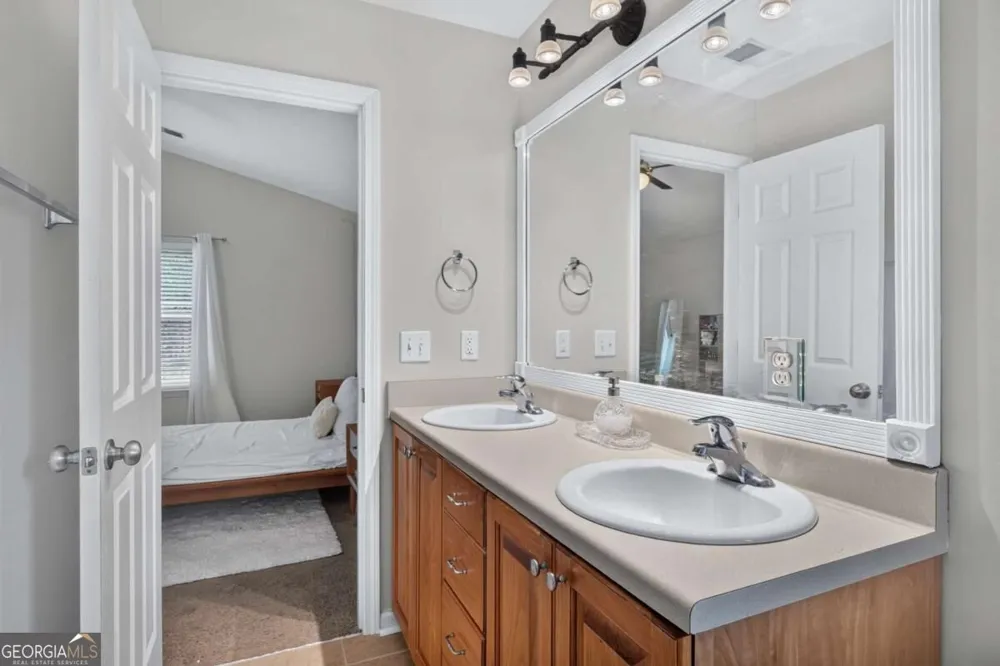 137 Spring Lakes DR Savannah, GA 31407