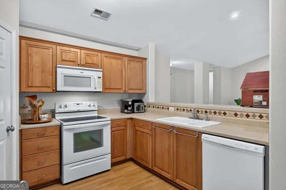 137 Spring Lakes DR Savannah, GA 31407
