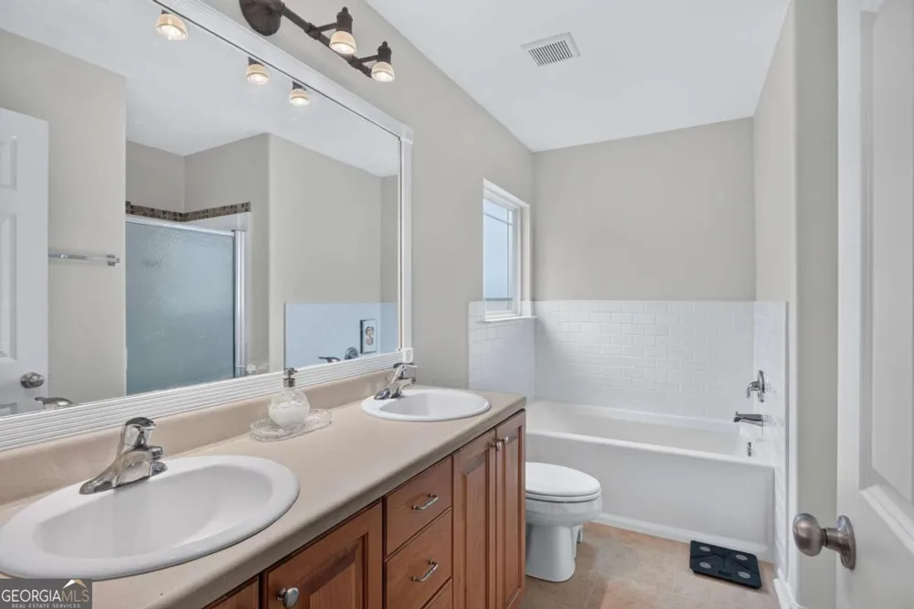 137 Spring Lakes DR Savannah, GA 31407
