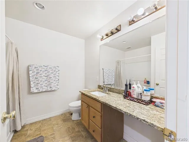 5560 Lewiston Street Denver, CO 80239