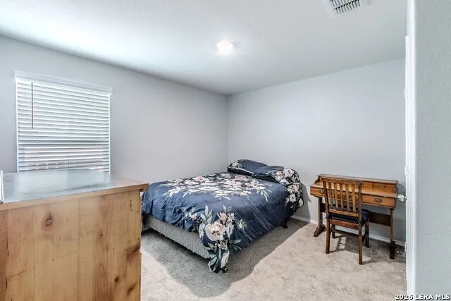237 MIDDLE GREEN LOOP Floresville, TX 78114
