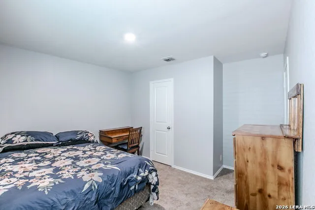 237 MIDDLE GREEN LOOP Floresville, TX 78114