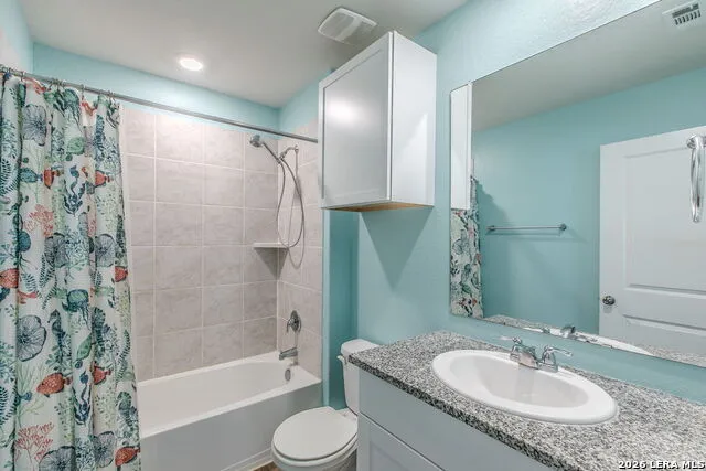 237 MIDDLE GREEN LOOP Floresville, TX 78114