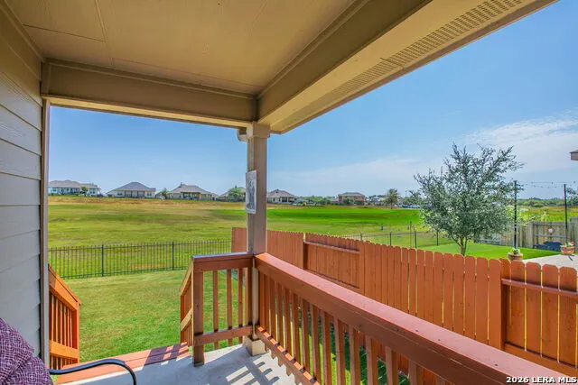 237 MIDDLE GREEN LOOP Floresville, TX 78114