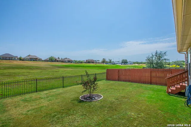 237 MIDDLE GREEN LOOP Floresville, TX 78114