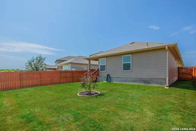 237 MIDDLE GREEN LOOP Floresville, TX 78114