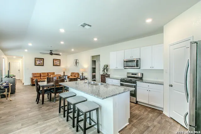 237 MIDDLE GREEN LOOP Floresville, TX 78114