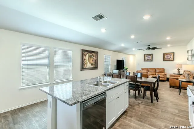237 MIDDLE GREEN LOOP Floresville, TX 78114
