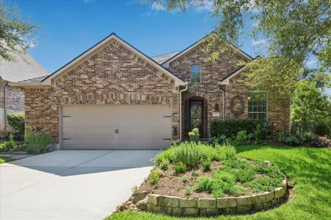 2 Woodmoor Place