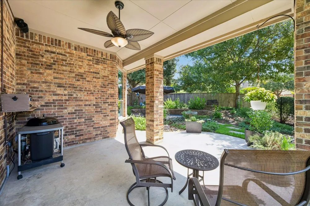 2 Woodmoor Place Magnolia, TX 77354