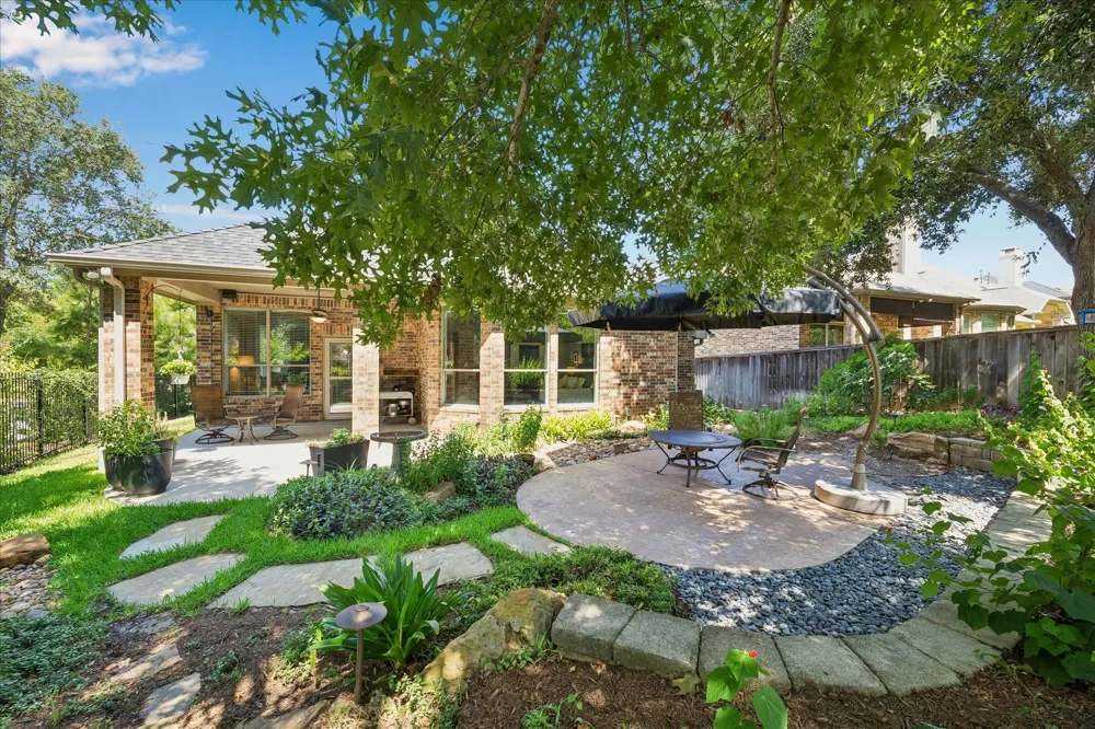 2 Woodmoor Place Magnolia, TX 77354