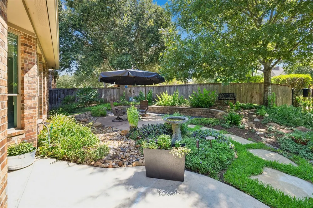2 Woodmoor Place Magnolia, TX 77354