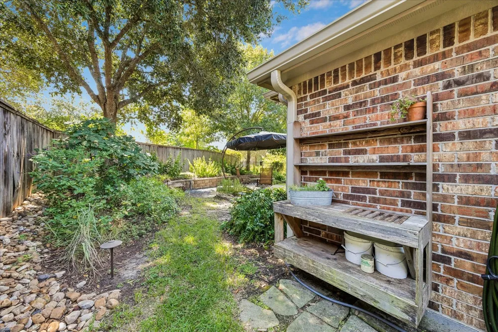 2 Woodmoor Place Magnolia, TX 77354