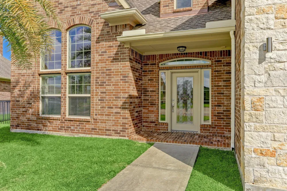 303 Twin Timbers Lane Kemah, TX 77565