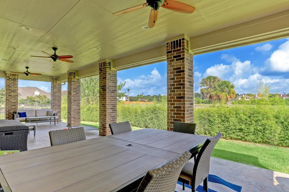 303 Twin Timbers Lane Kemah, TX 77565