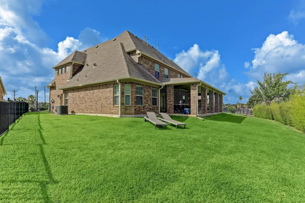 303 Twin Timbers Lane Kemah, TX 77565