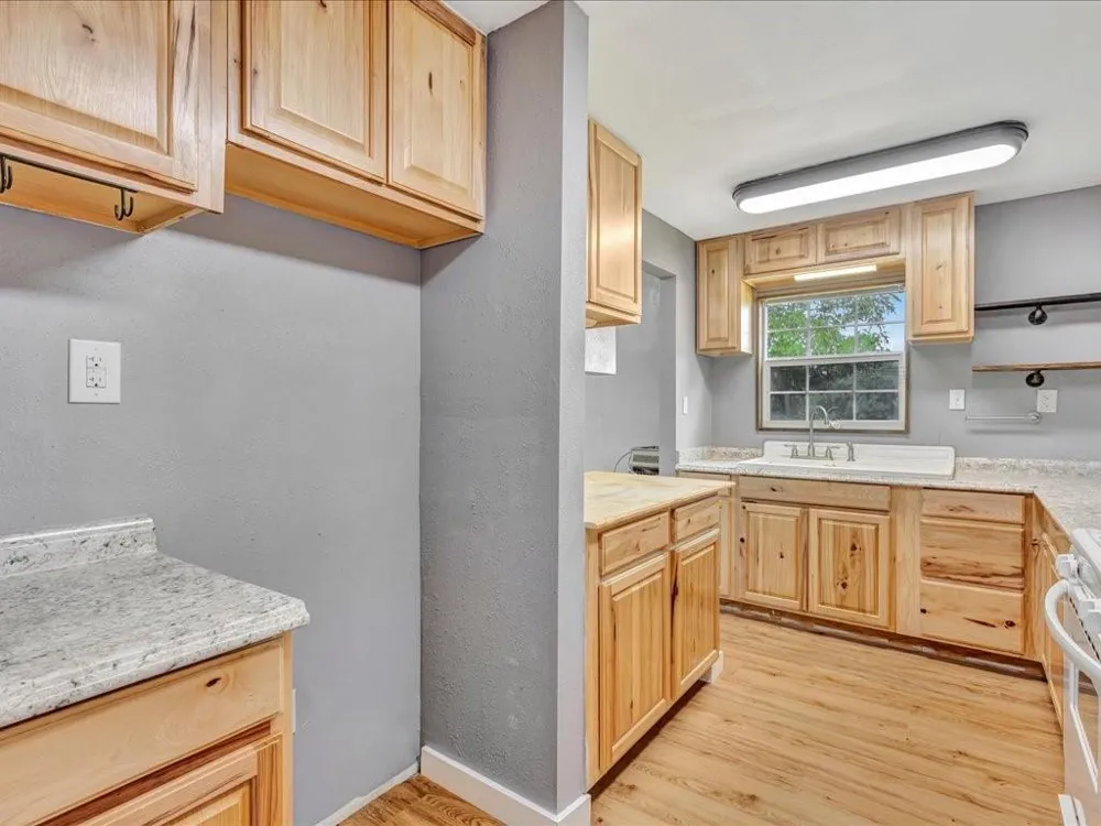 1949 County Road 2717 Alto, TX 75925