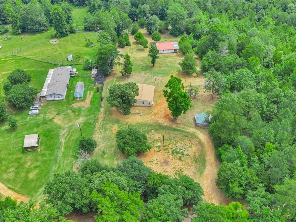 1949 County Road 2717 Alto, TX 75925
