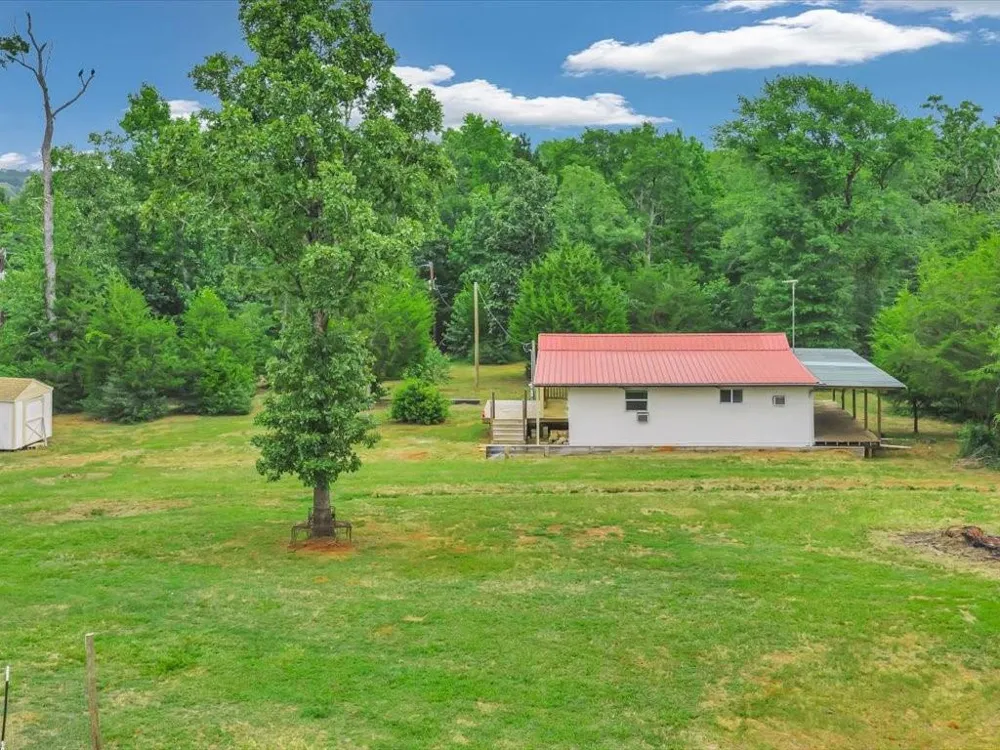 1949 County Road 2717 Alto, TX 75925