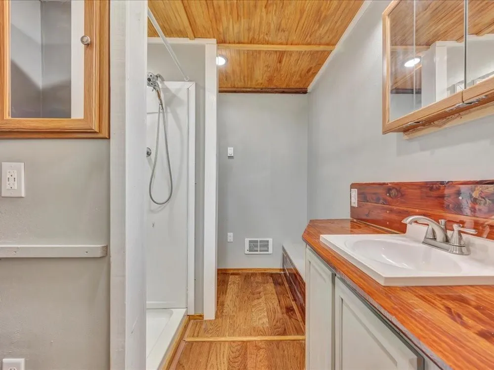 1949 County Road 2717 Alto, TX 75925