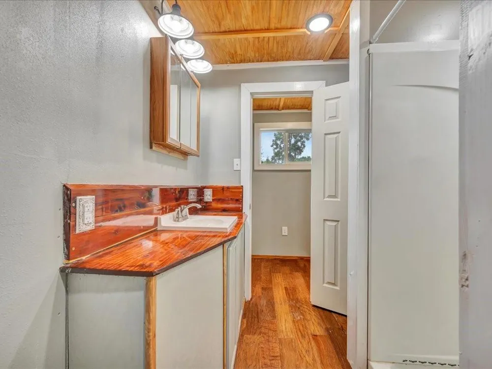 1949 County Road 2717 Alto, TX 75925