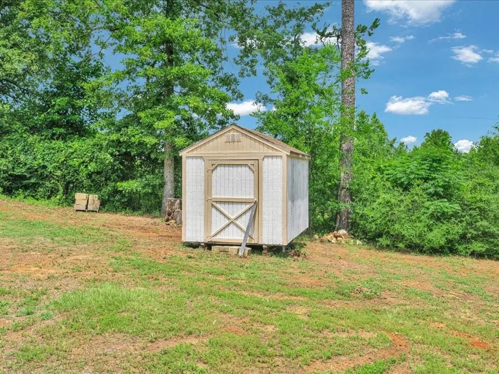 1949 County Road 2717 Alto, TX 75925