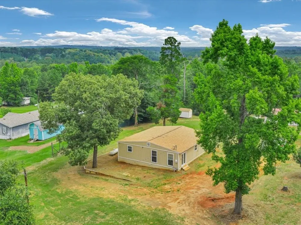 1949 County Road 2717 Alto, TX 75925