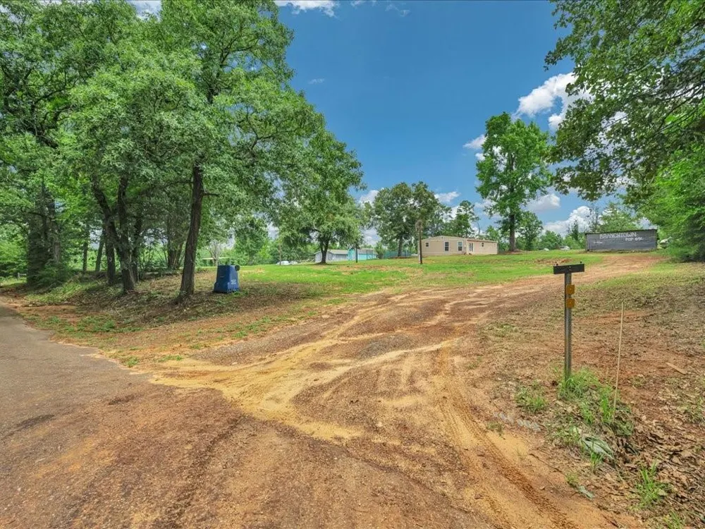 1949 County Road 2717 Alto, TX 75925