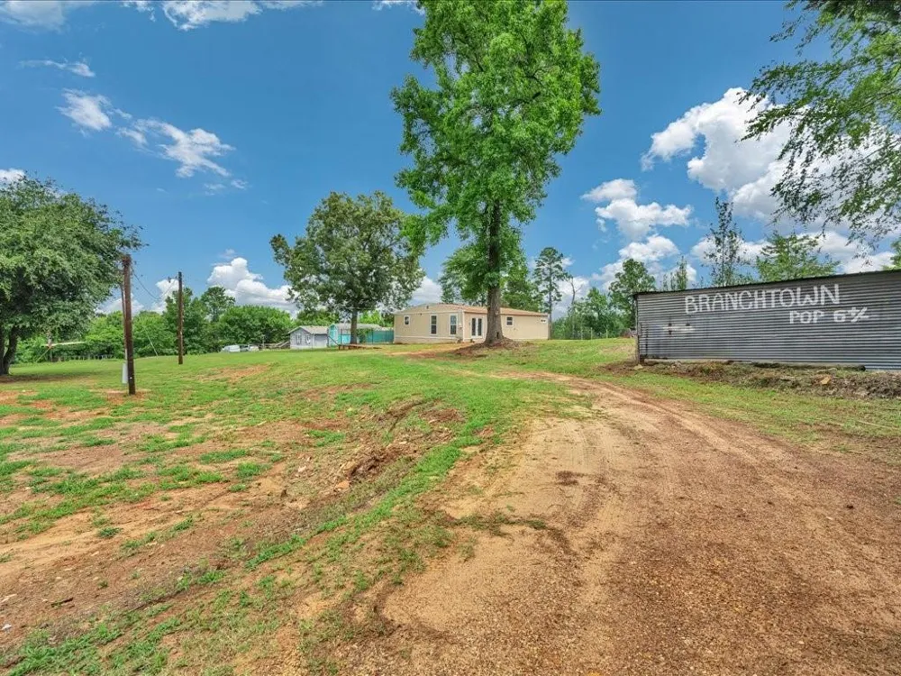 1949 County Road 2717 Alto, TX 75925