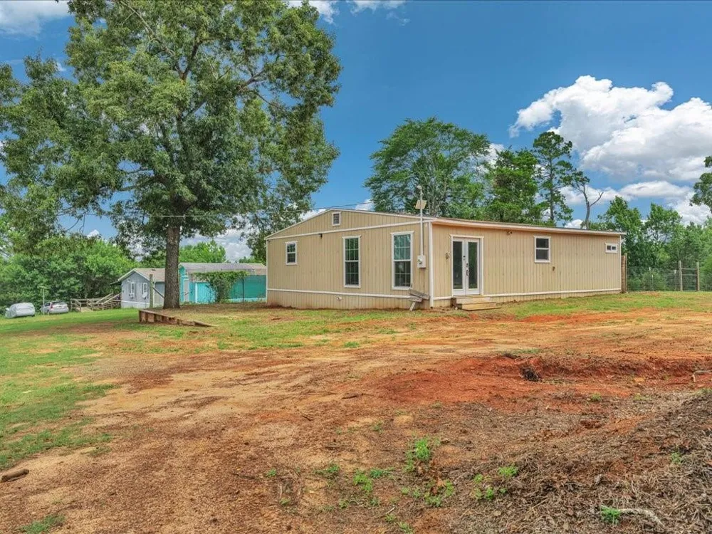1949 County Road 2717 Alto, TX 75925