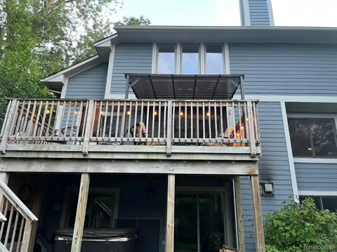 320 Charlevoix Street