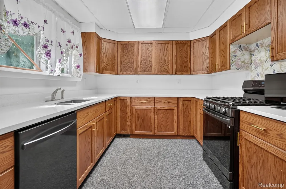 1832 Tamm Avenue Rochester Hills City, MI 48309