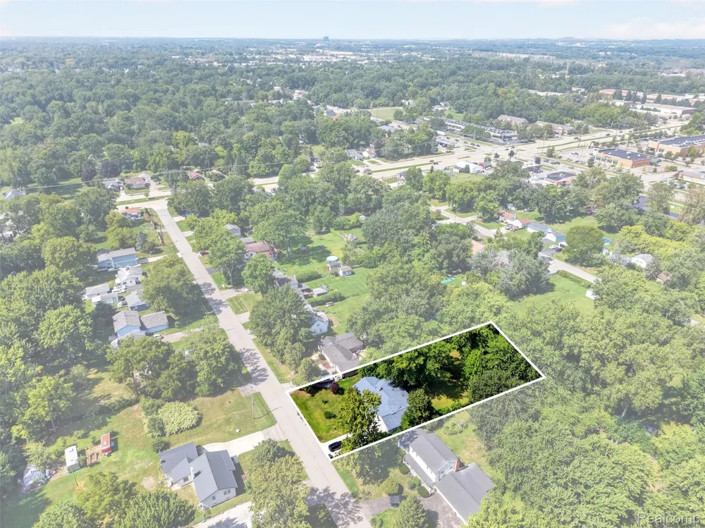1832 Tamm Avenue Rochester Hills City, MI 48309