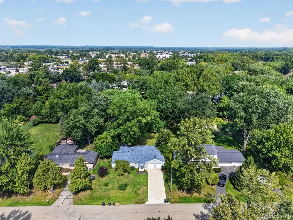 1832 Tamm Avenue Rochester Hills City, MI 48309