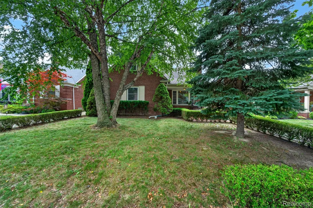 2925 Bembridge Road Royal Oak City, MI 48073