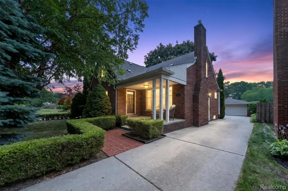 2925 Bembridge Road Royal Oak City, MI 48073