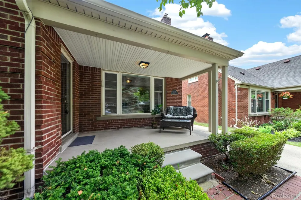 2925 Bembridge Road Royal Oak City, MI 48073