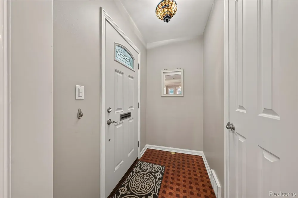 2925 Bembridge Road Royal Oak City, MI 48073