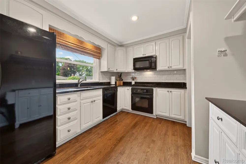 2925 Bembridge Road Royal Oak City, MI 48073