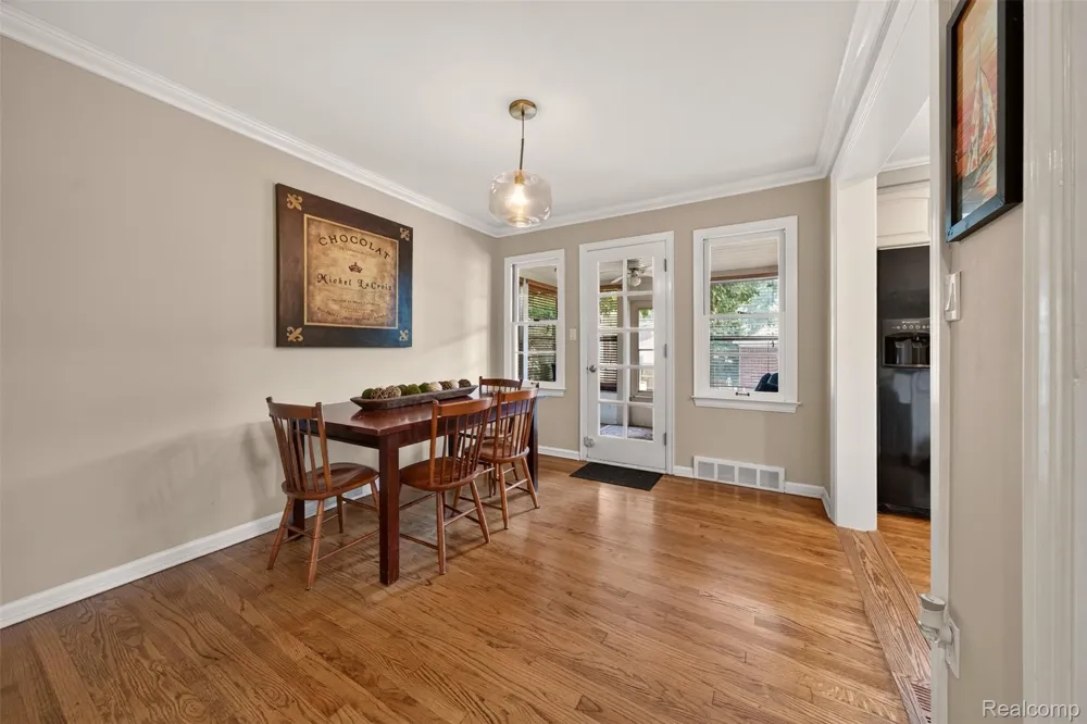 2925 Bembridge Road Royal Oak City, MI 48073