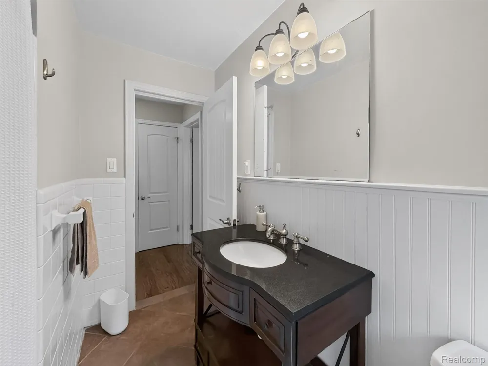 2925 Bembridge Road Royal Oak City, MI 48073