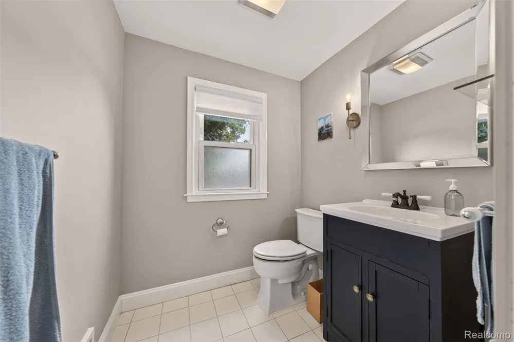 2925 Bembridge Road Royal Oak City, MI 48073