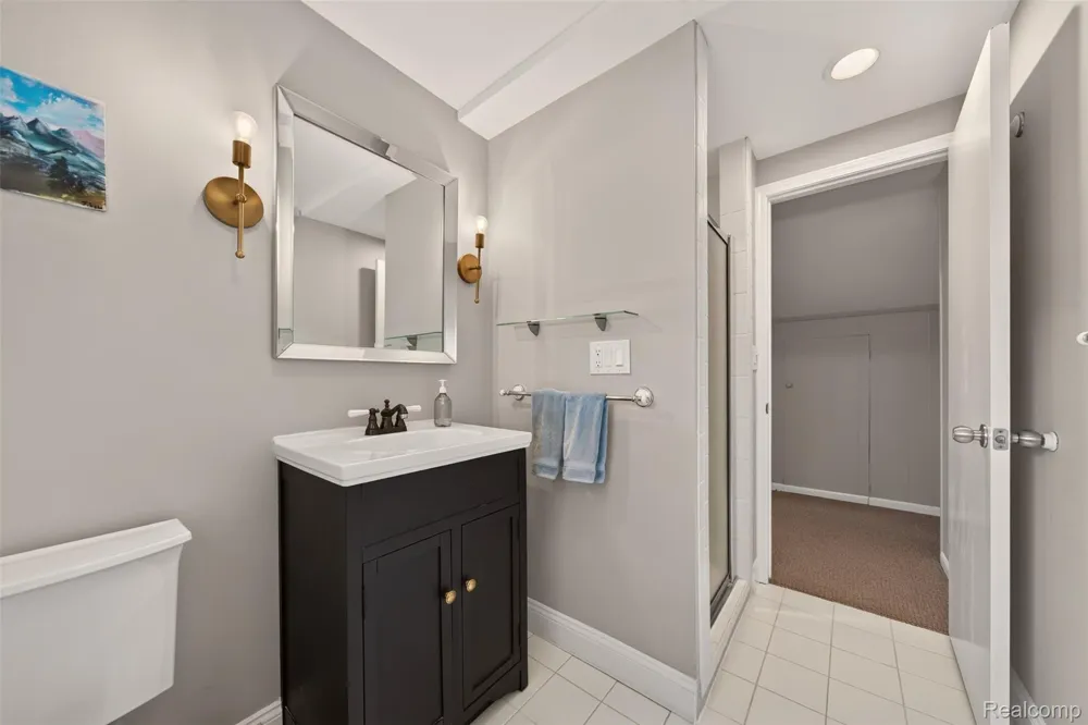 2925 Bembridge Road Royal Oak City, MI 48073