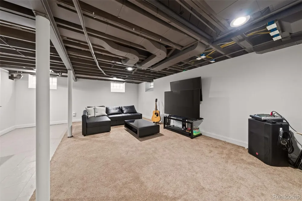 2925 Bembridge Road Royal Oak City, MI 48073