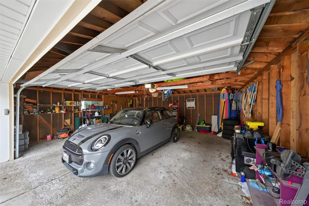 2925 Bembridge Road Royal Oak City, MI 48073