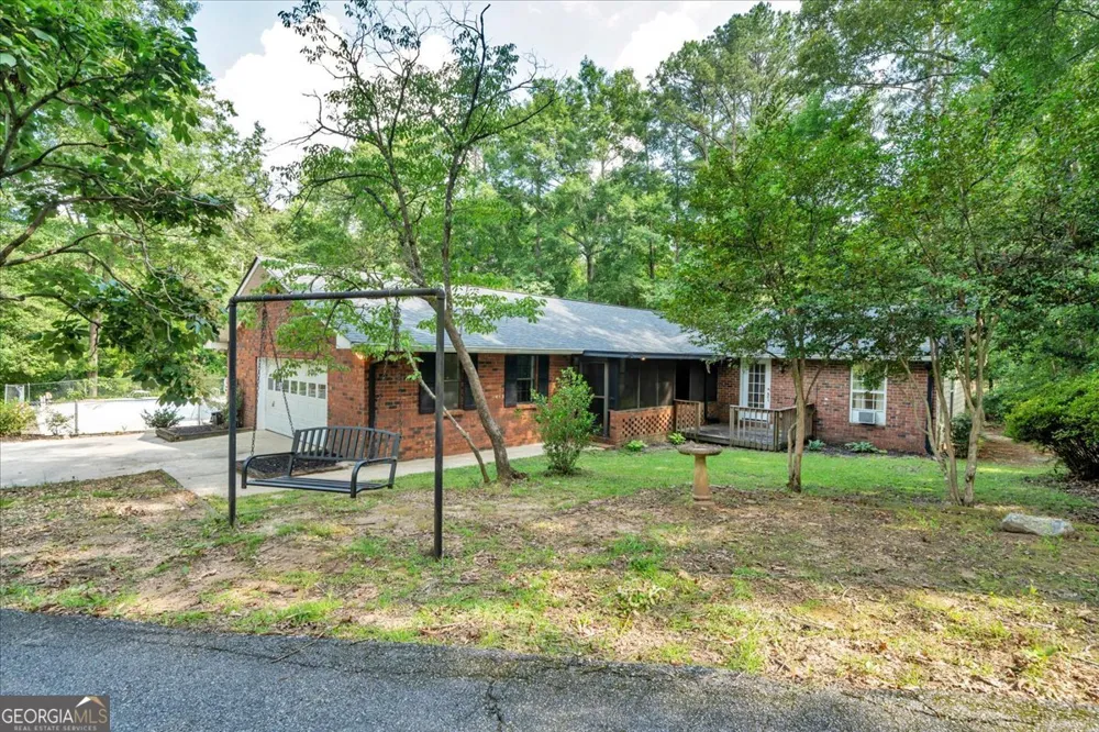 3826 Boy Scout RD Byron, GA 31008